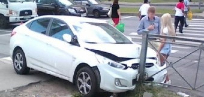 В Санкт-Петербурге на Коломяжском проспекте сбили троих пешеходов