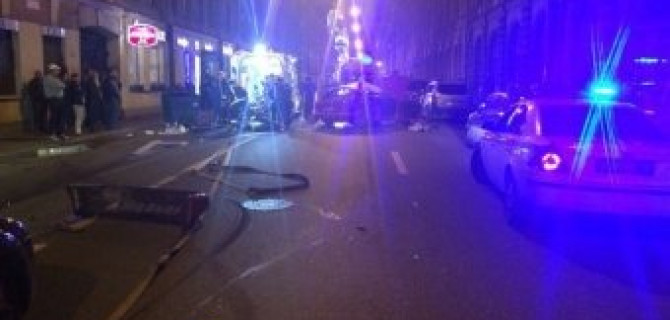 Двое погибли на Гороховой при ночном столкновении  Saab со стоящим Great Wall