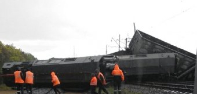 На Урале с рельс сошел грузовой состав