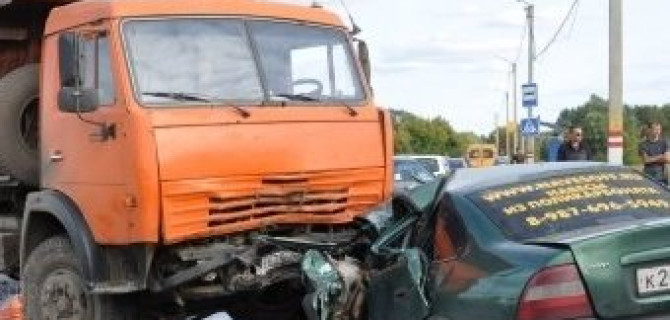 Смертельное ДТП в Саранске: КАМАЗ и Opel