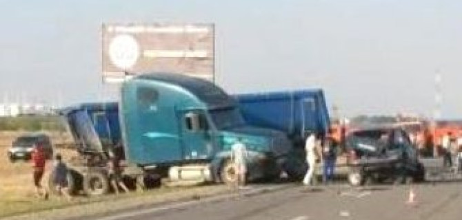 На Ставрополье в массовом ДТП два человека погибли и двое пострадали