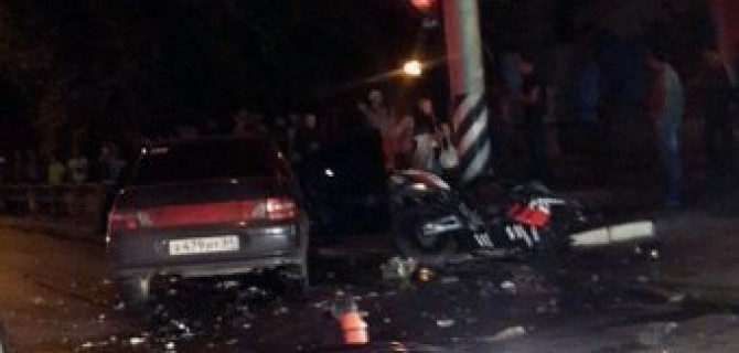 В Саратове погибли байкер и его пассажирка