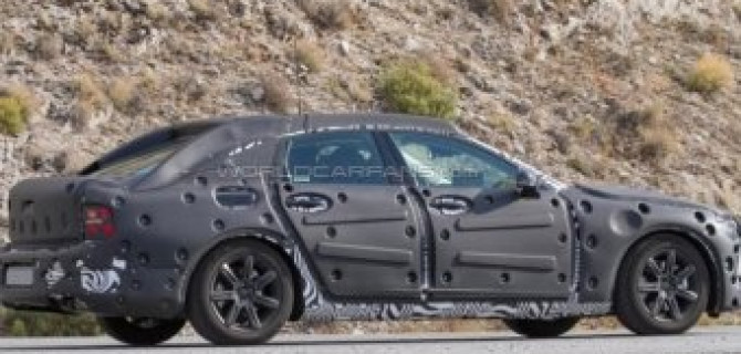 Гибридный седан Volvo S90 Т8 замечен на тестах