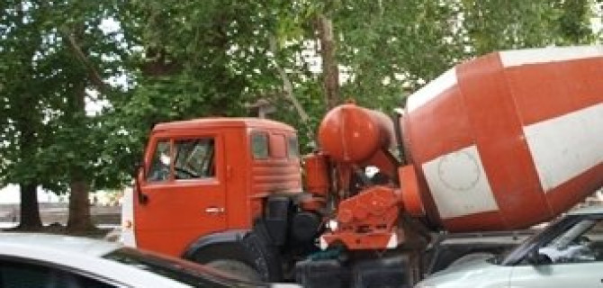 Бетономешалка сбила насмерть пожилого мужчину в Москве