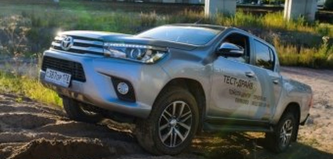 Восьмое поколение легендарного пикапа Toyota Hilux представлено дилерами
