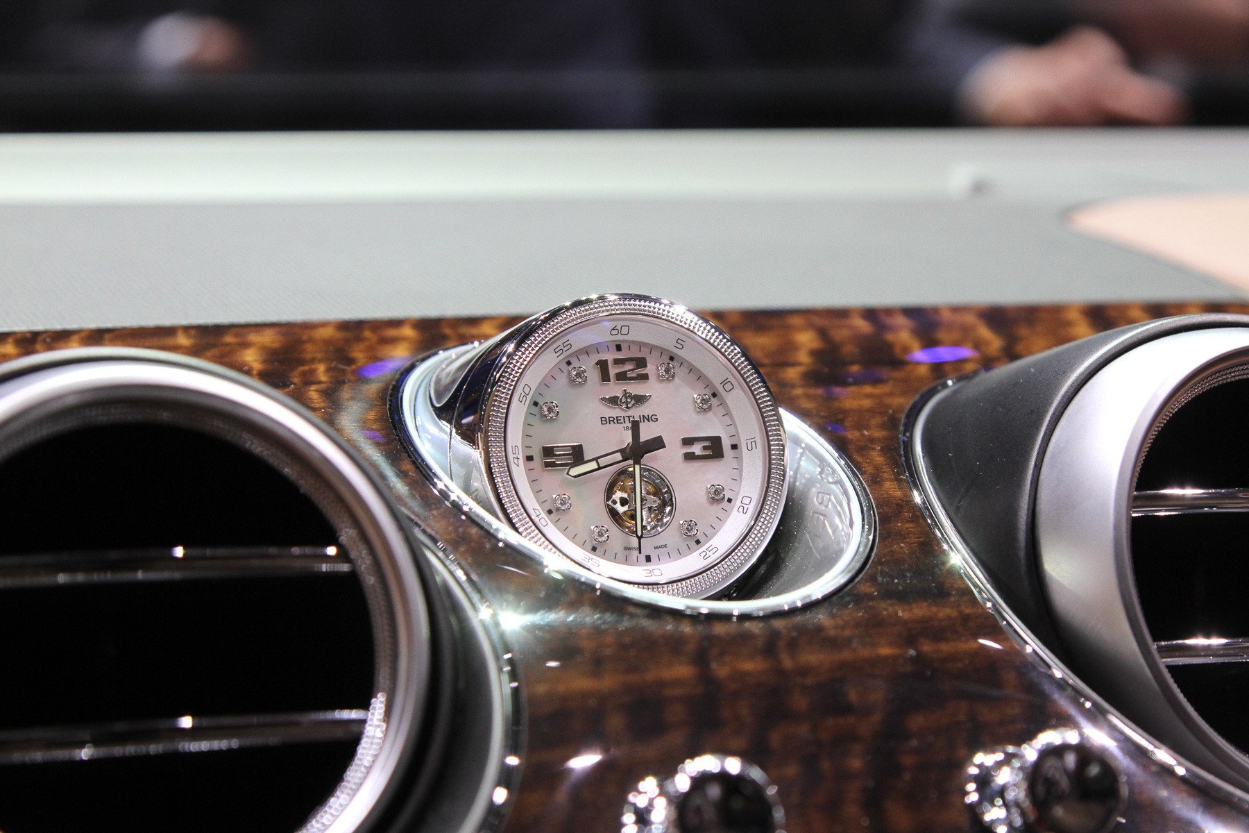 Королева Елизавета II станет первым обладателем Bentley Bentayga Bentley Bentayga 3.jpg