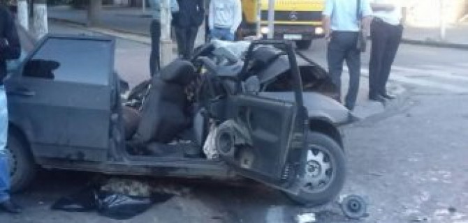 Три человека погибли в ДТП в центре Ростова-на-Дону, еще двое ранены