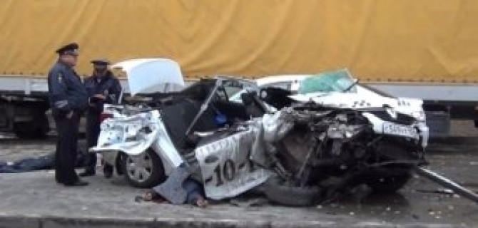 В ДТП с такси в Новосибирске погибли три человека