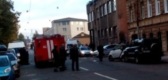 В Василеостровском районе BMW врезалась в дом