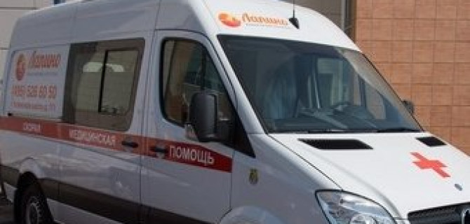 На проспекте Просвещения сбили девушку на переходе