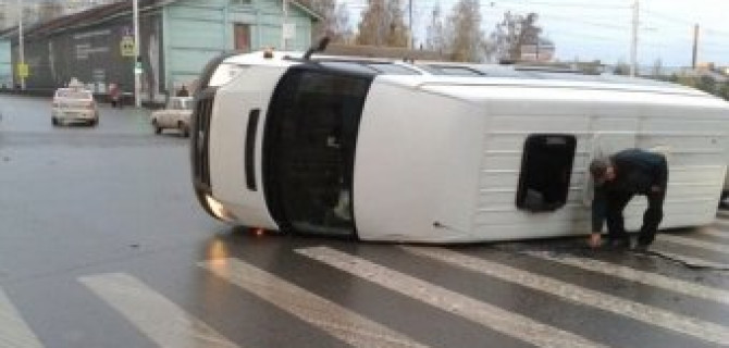 В Уфе перевернулся автобус с детьми: семеро пострадали