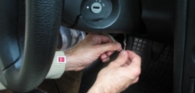 В Сургуте пьяный мужчина за час угнал три машины