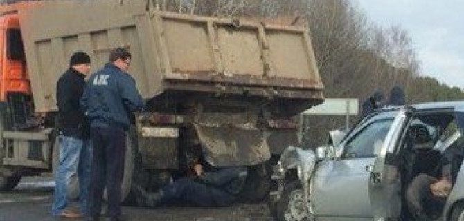 Под Мариинском в ДТП с КАМАЗом погиб человек