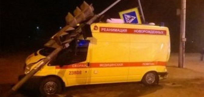 Массовое ДТП на проспекте Ветеранов с участием «скорой помощи»
