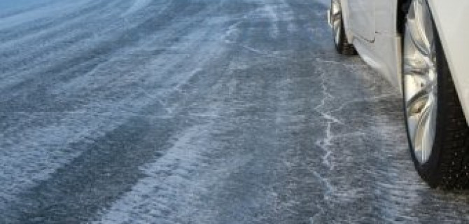  На трассе «Дон» в Подмосковье из-за гололеда столкнулись восемь автомобилей