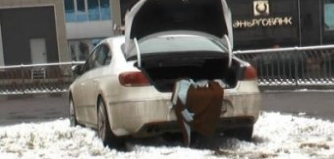 В Казани автомобиль сбил двоих пешеходов