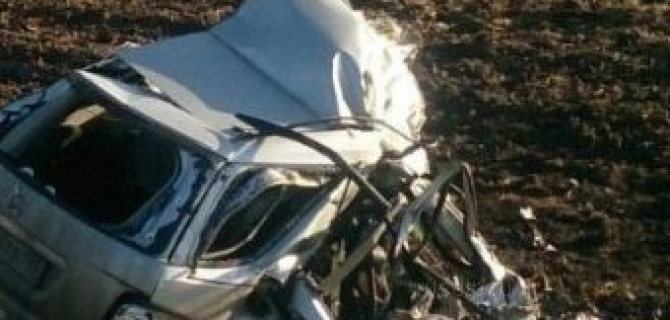 Три человека погибли в ДТП с фурой в Калининском районе