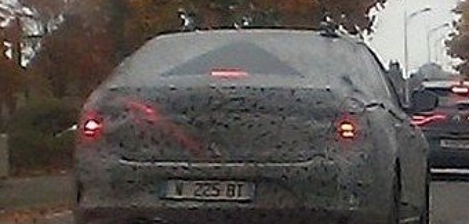 Новый Renault Fluence  попал в объективы фотошпионов