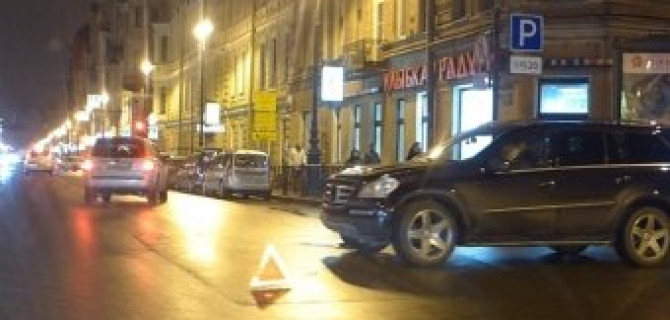 На улице Восстания столкнулись два кроссовера