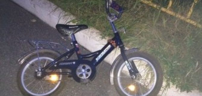 В Сосновом Бору под колеса машины погиб четырехлетний мальчик