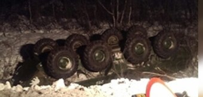 В Мурманской области перевернулся БТР