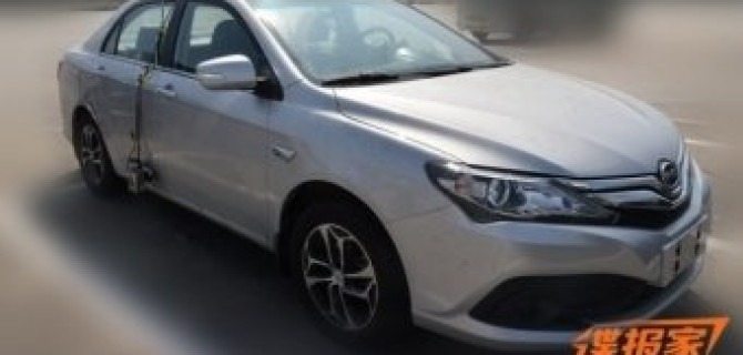 В Китае засняли обновленный седан BYD F3