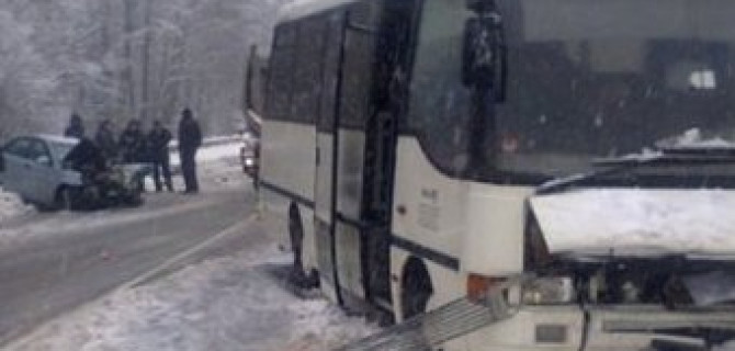 В ДТП с автобусом под Владимиром погиб человек, еще 11 пострадали