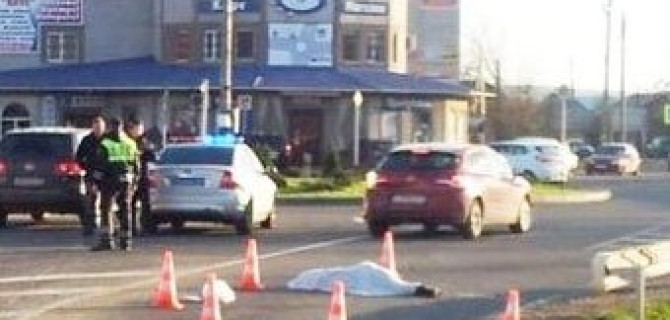 В Апшеронске под колесами фуры погибла женщина