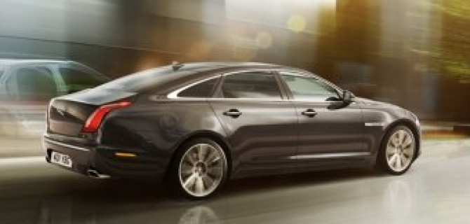 Лучшие условия уходящего года: Jaguar XJ в АРТЕКС