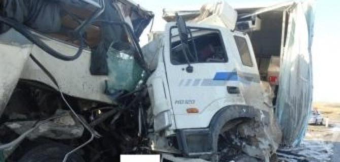 Под Минеральными Водами при столкновении автобуса и фуры пострадали два человека