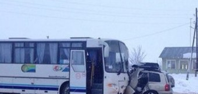 В ДТП с автобусом под Новосибирском погиб человек