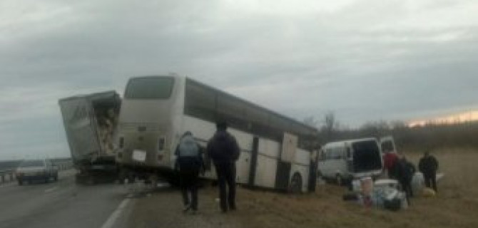 На Ставрополье в ДТП с участием автобуса погиб человек