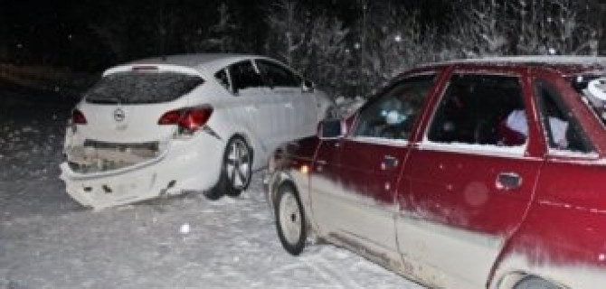 В ДТП с четырьмя автомобилями в ХМАО погиб человек