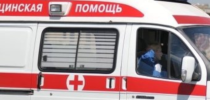 В Калмыкии из-за сильного ветра опрокинулся автобус