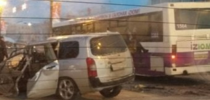 В Омске в ДТП погибла 22-летняя девушка