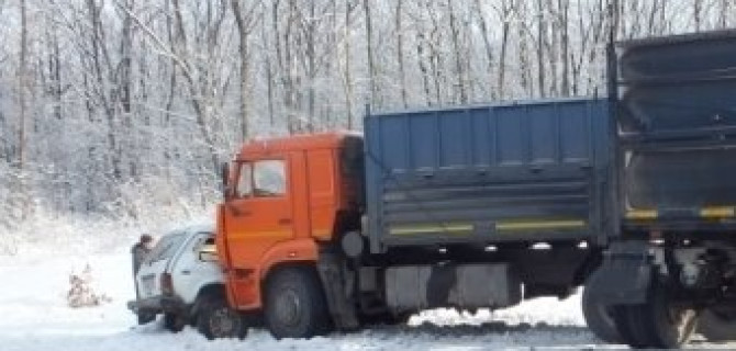 В Семилукском районе в ДТП погибли два человека