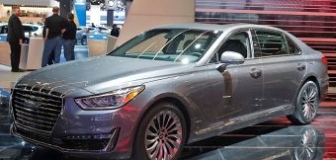 В Детройте презентовали флагманский седан Genesis G90