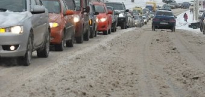 В Москве на переходе сбили беременную женщину и ребенка