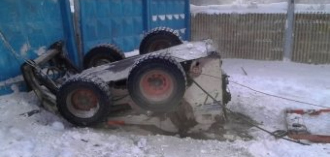 На ЗСД погиб водитель упавшего с высоты трактора