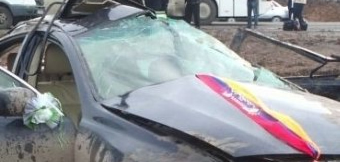 На трассе М4 «Дон» Lexus из свадебного кортежа попал в смертельное ДТП