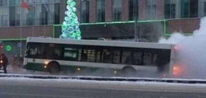 В Петербурге автобус с пассажирами попал в кипяток