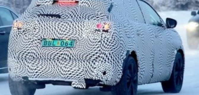Новый Peugeot 3008 вышел на зимние тесты