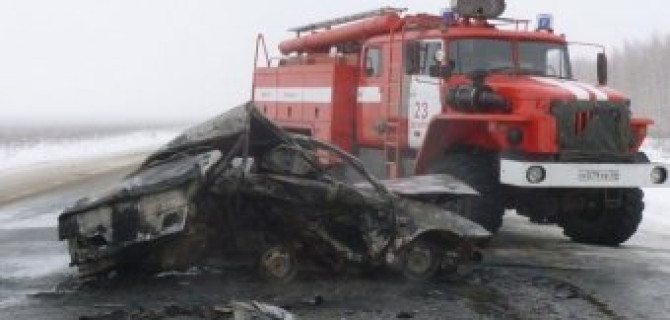 В Оренбургской области после ДТП три человека сгорели в машине