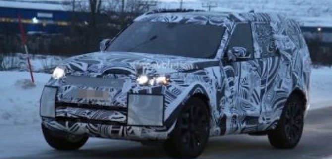 Land Rover Discovery заснят на зимних тестах