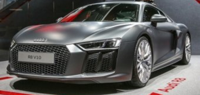 Названа стоимость новой модификации спорткара Audi R8