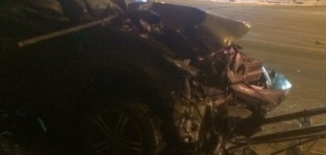 На проспекте Обуховской Обороны пассажирке авто дорожное ограждение повредило голову