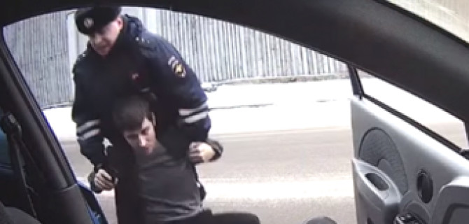 Трезвый водитель отказался предъявить документы и сообщил инспектору ГИБДД, что пьян