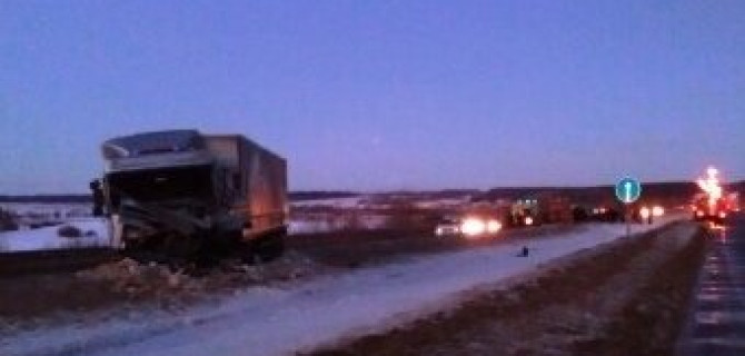 В ДТП с трактором и фурами под Тулой погиб человек