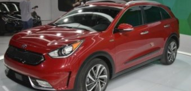 Kia представили свой первый гибридный кроссовер Niro