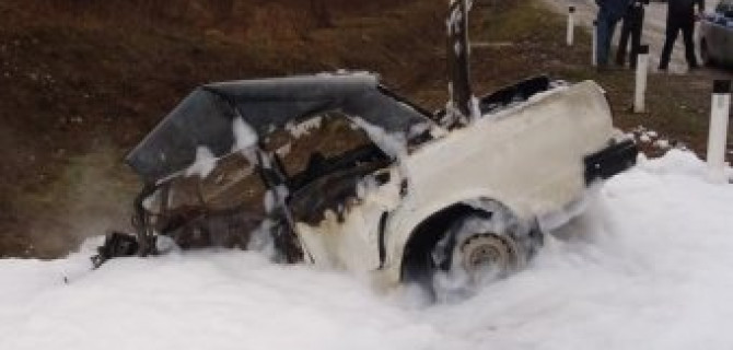 В Абинском районе в автомобиле сгорели два человека